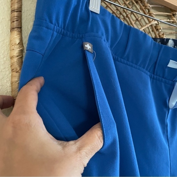 Figs Tema Performance Cargo Scrubs Pants Tropical Blue Women's Sz XL - Picture 6 of 12